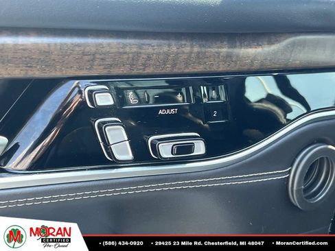 Used 2023 Jeep Grand Wagoneer Series II AWD/4WD image 18