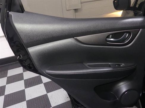 Used 2019 Nissan Rogue Sport S AWD/4WD image 25