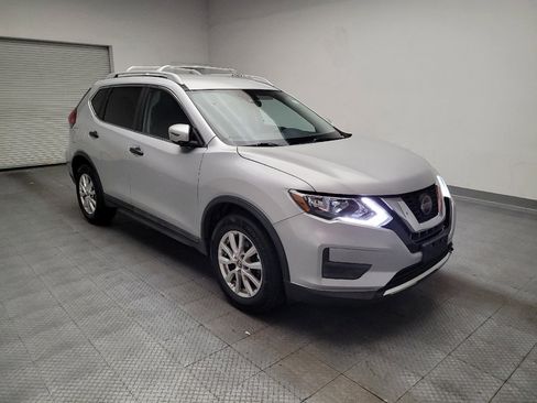 Used 2019 Nissan Rogue SV FWD image 13
