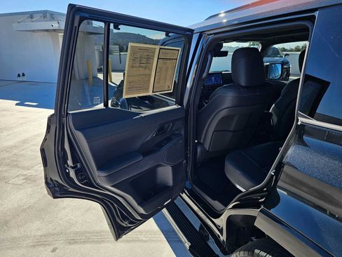 Certified 2025 Lexus GX 550 w/ Cold Area Package AWD/4WD image 15