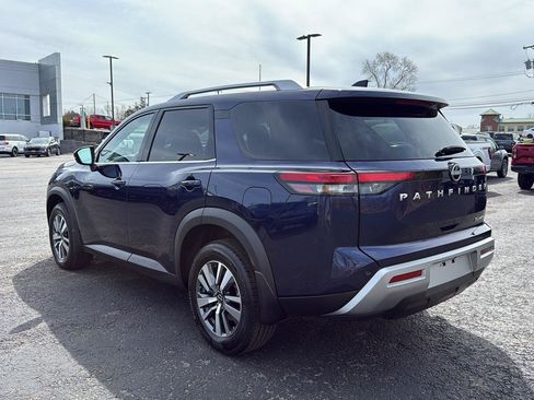 Used 2025 Nissan Pathfinder SL AWD/4WD image 3