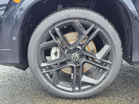 New 2026 Volkswagen Tiguan SE R-Line image 11