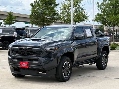 Used 2025 Toyota Tacoma TRD Sport AWD/4WD image 8