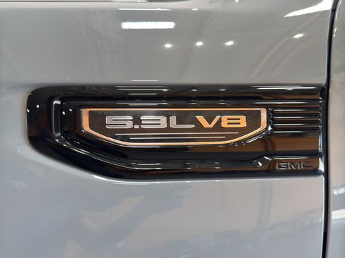Used 2024 GMC Sierra 1500 Elevation AWD/4WD image 10