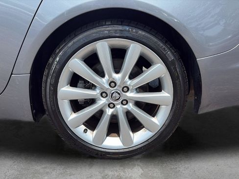 Used 2010 Jaguar XF Premium RWD image 22