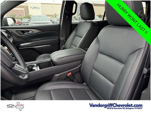 Certified 2025 Chevrolet Traverse LT FWD image 21