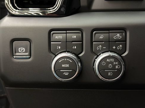 Used 2026 GMC Sierra 1500 AT4 w/ AT4 Premium Package AWD/4WD image 31