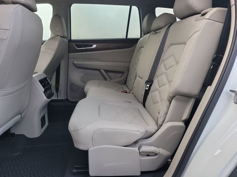 New 2026 Volkswagen Atlas SE FWD image 12