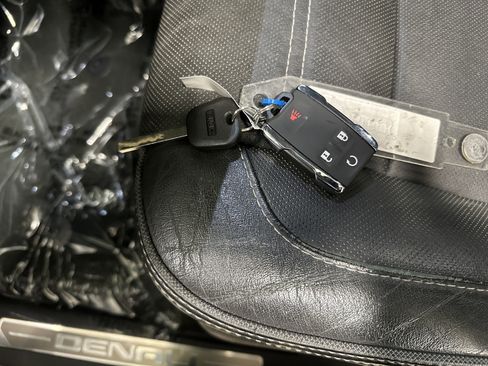 Used 2015 GMC Sierra 1500 Denali image 36