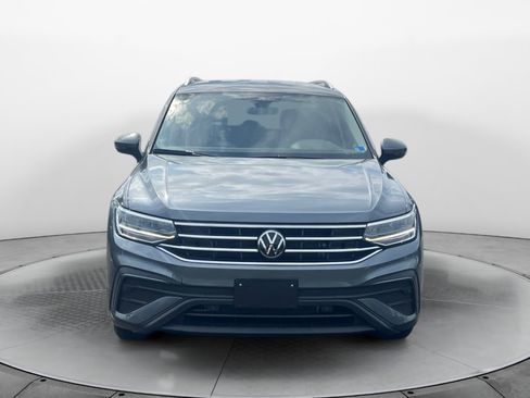 Used 2024 Volkswagen Tiguan SE AWD/4WD image 2