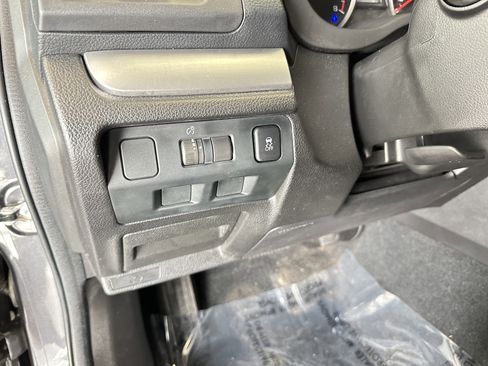 Used 2014 Subaru Crosstrek 2.0i Premium image 24