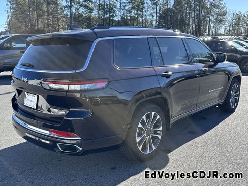 Used 2023 Jeep Grand Cherokee L Overland w/ Rear Seat Video Group I image 3