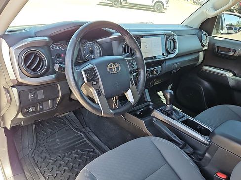 Used 2020 Toyota Tacoma SR5 w/ SR5 Appearance Package (SM) image 13