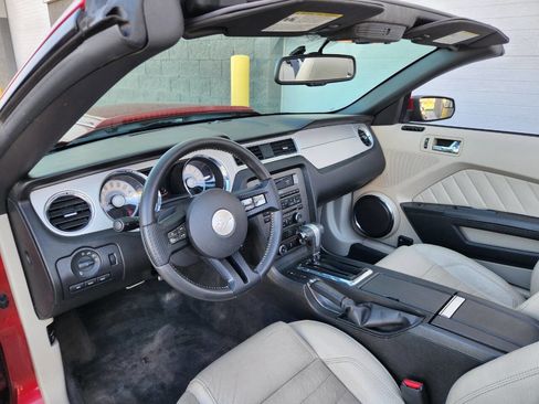 Used 2011 Ford Mustang GT Premium image 16