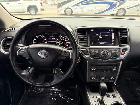 Used 2019 Nissan Pathfinder SL image 33