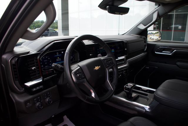 Used 2023 Chevrolet Silverado 1500 LTZ w/ LTZ Premium Package AWD/4WD image 11