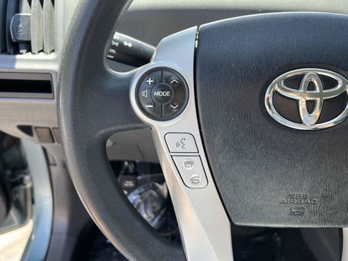 Used 2014 Toyota Prius V Three FWD image 31