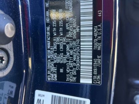 Used 2023 Toyota Highlander XLE image 37