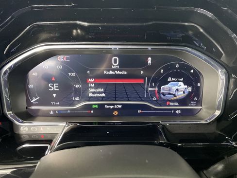 Used 2025 GMC Sierra 1500 Elevation image 13