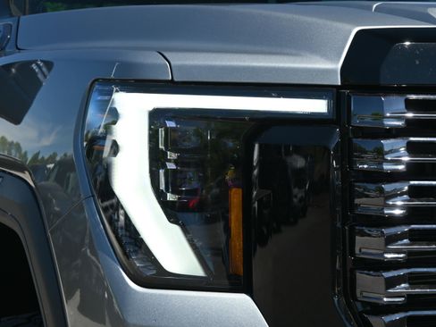 Used 2026 GMC Sierra 2500 Denali Ultimate w/ Max Trailering Package AWD/4WD image 6
