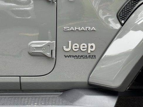 Used 2021 Jeep Wrangler Unlimited Sahara AWD/4WD image 6
