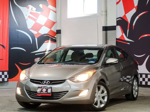 Used 2012 Hyundai Elantra Limited FWD image 1