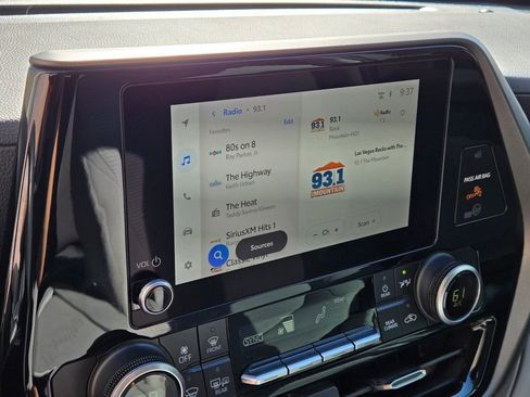 Used 2023 Toyota Highlander LE image 26