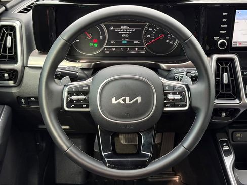 Used 2022 Kia Sorento S FWD image 36