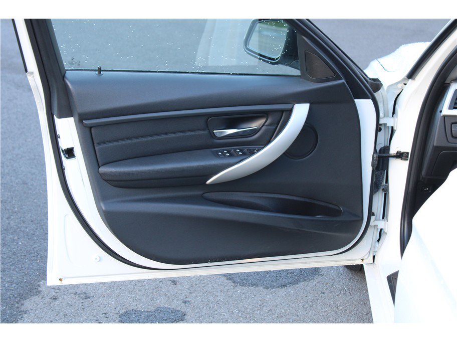 Used 2013 BMW 328i xDrive Sedan AWD/4WD image 7