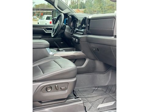 Used 2025 Chevrolet Silverado 3500 LTZ w/ LTZ Plus Package image 22