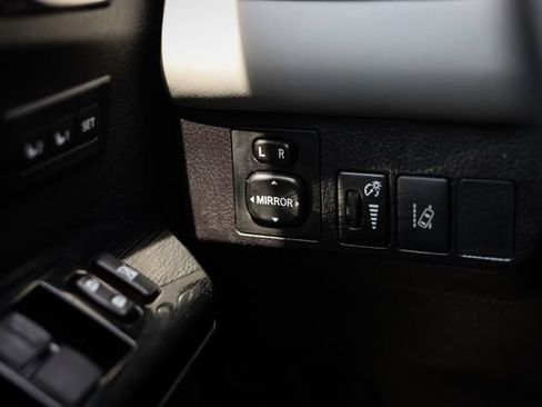 Used 2018 Toyota RAV4 Limited w/ Advanced Technology Package AWD/4WD image 46
