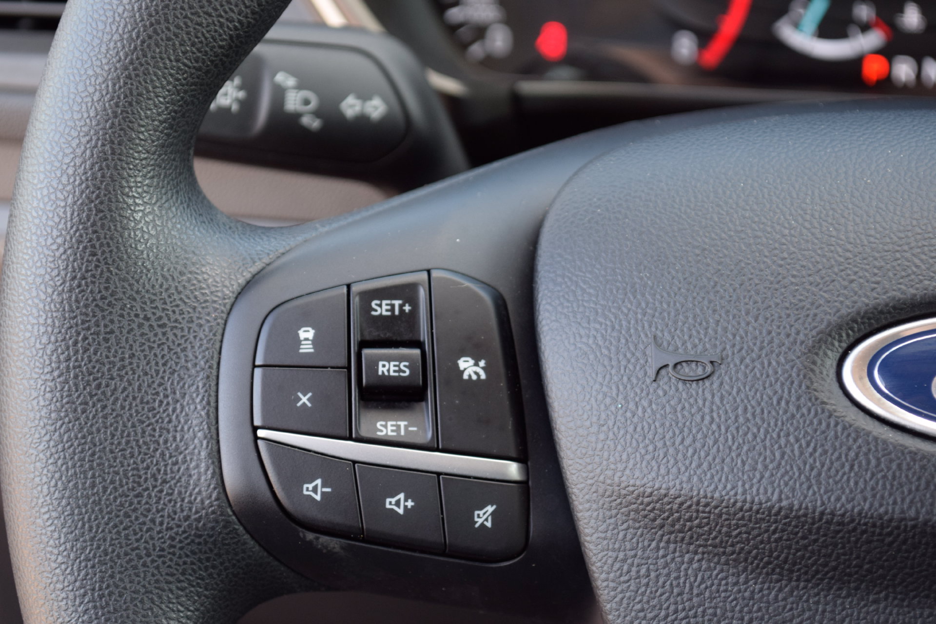 Used 2020 Ford Escape SE FWD image 8