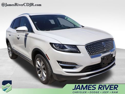 Used 2019 Lincoln MKC Select w/ Select Plus Package FWD image 13