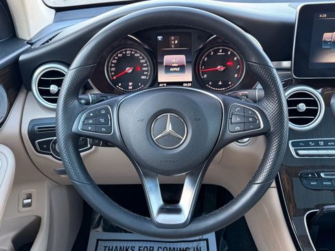 Used 2019 Mercedes-Benz GLC 300 4MATIC image 28