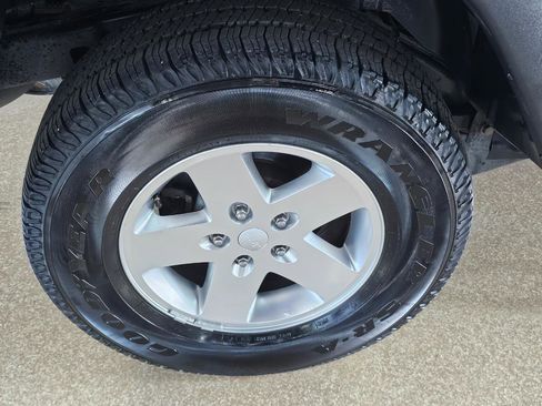 Used 2012 Jeep Wrangler Sport AWD/4WD image 41
