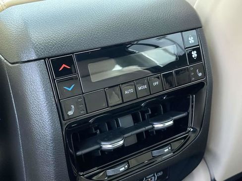 New 2025 Jeep Grand Cherokee L Limited w/ Luxury Tech Group II image 18