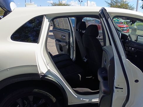 Used 2025 Honda HR-V Sport image 15