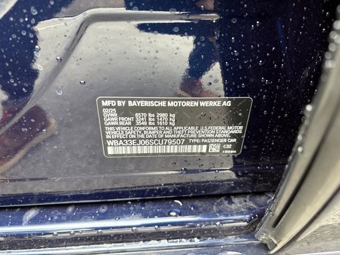 Used 2025 BMW 760i xDrive w/ Luxury Rear Seating Package image 28