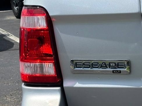 Used 2010 Ford Escape XLT FWD image 10