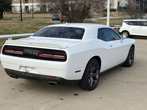 Used 2018 Dodge Challenger SXT Plus image 4