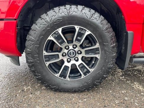 Used 2022 Nissan Titan SV w/ SV Convenience Package image 30