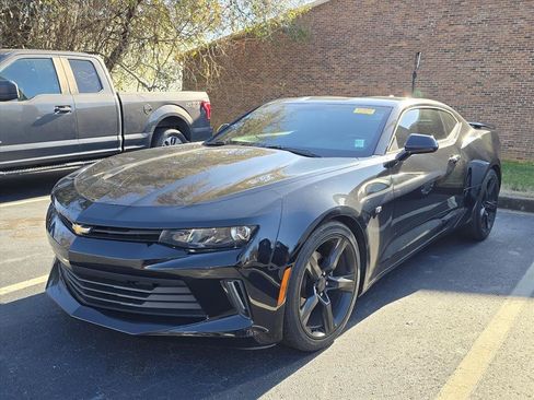 Used 2018 Chevrolet Camaro LT image 2