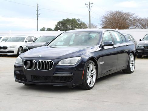 Used 2015 BMW 750Li image 3