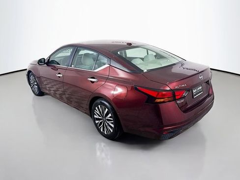 Used 2024 Nissan Altima 2.5 SV image 4
