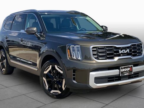 Certified 2025 Kia Telluride S FWD image 2