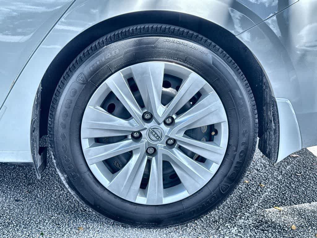 Used 2025 Nissan Sentra S FWD image 11