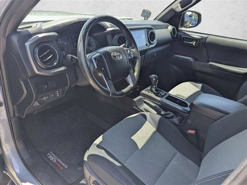 Used 2020 Toyota Tacoma TRD Off-Road AWD/4WD image 9