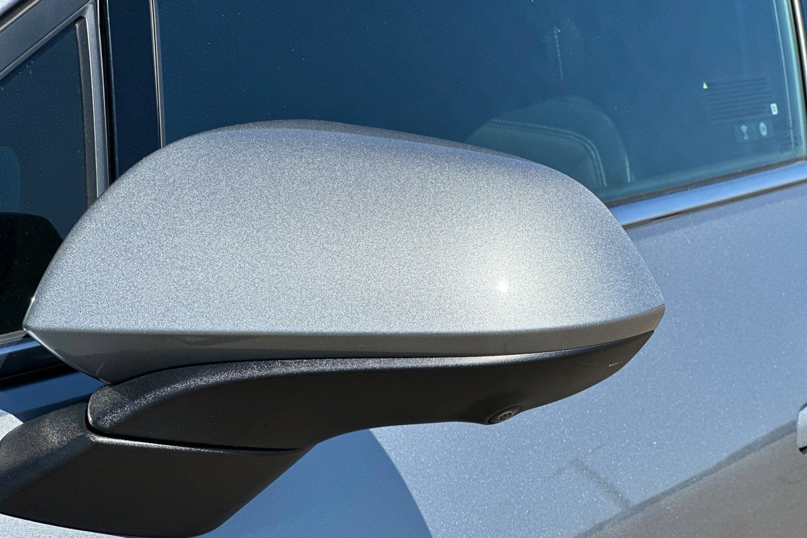 Used 2024 Chevrolet Equinox EV LT FWD image 53