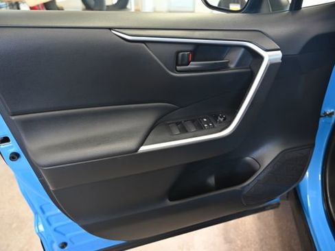 Used 2020 Toyota RAV4 LE w/ All Weather Liner Package AWD/4WD image 26