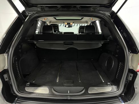 Used 2013 Jeep Grand Cherokee SRT8 w/ Luxury Group II AWD/4WD image 25